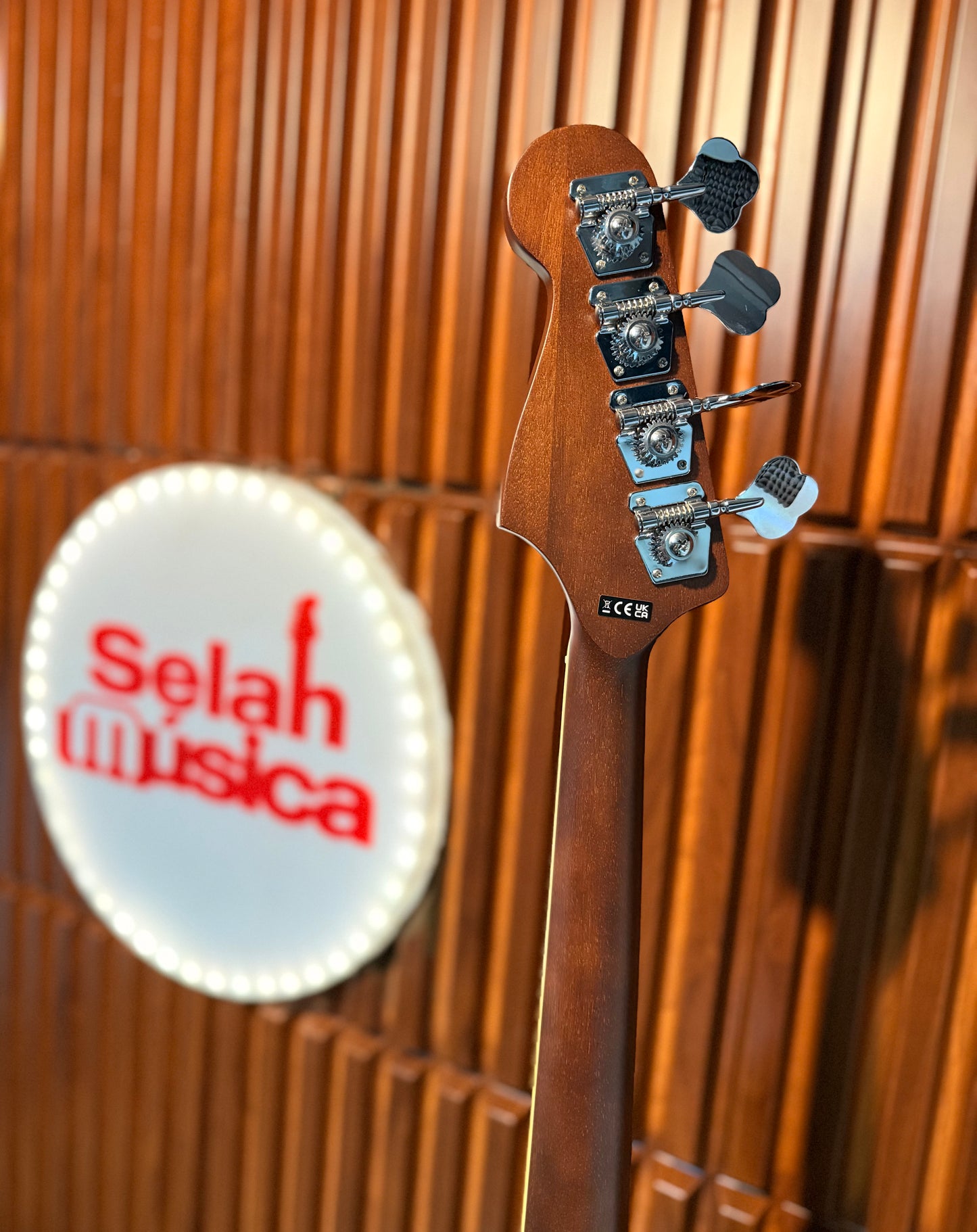 Bajo electroacústico Fender Kingman Bass – Sunburst