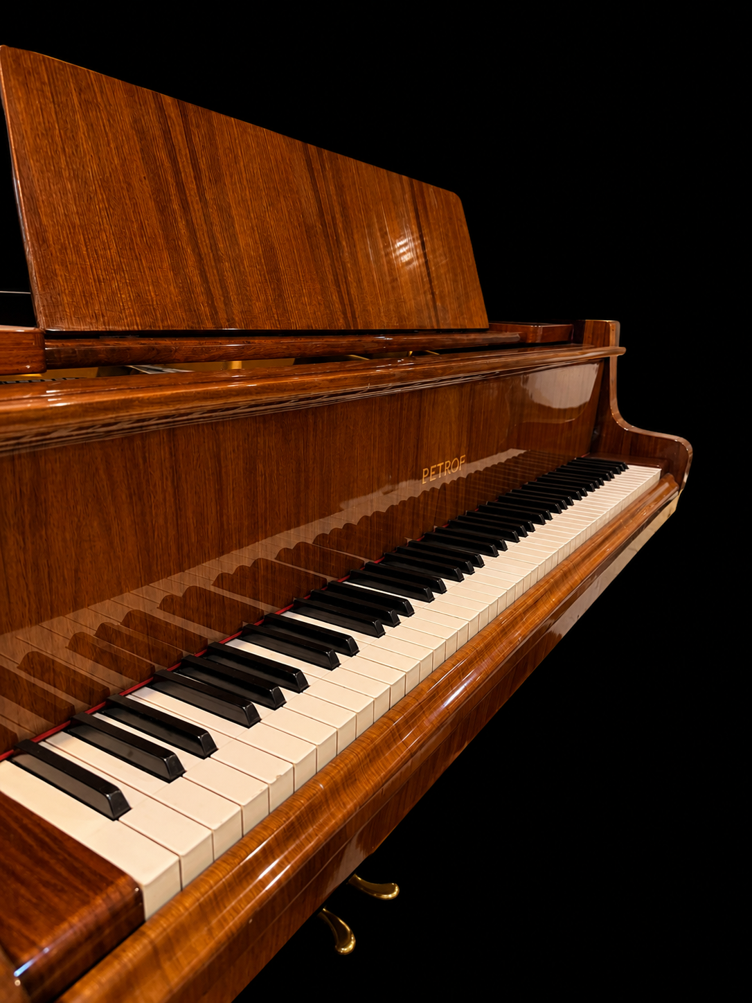 Piano de Media Cola PETROF Modelo IV