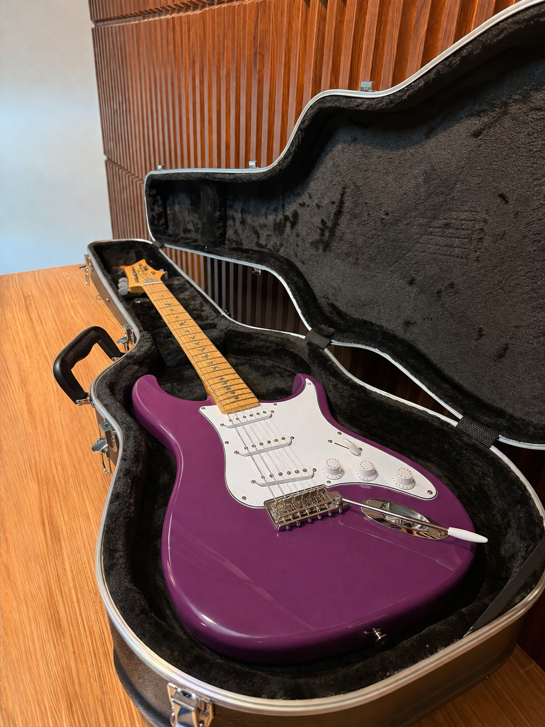 Estuche rígido Stagg ABS-E2 para guitarra eléctrica