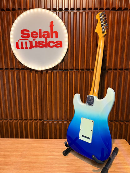 Guitarra Fender Player Plus Stratocaster HSS Belair Blue