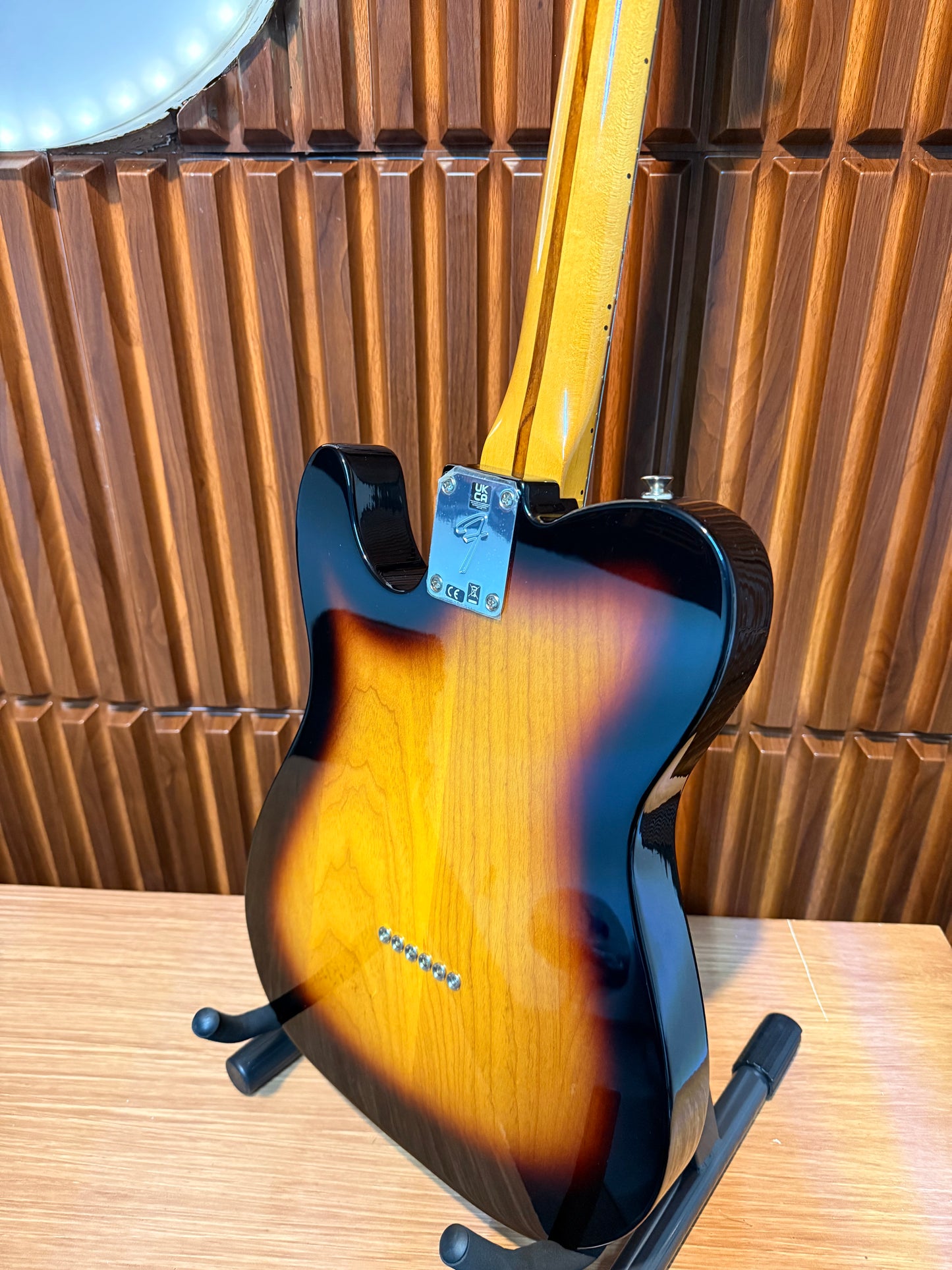 Guitarra Fender Vintera II ’60s Telecaster Thinline 3-Color Sunburst