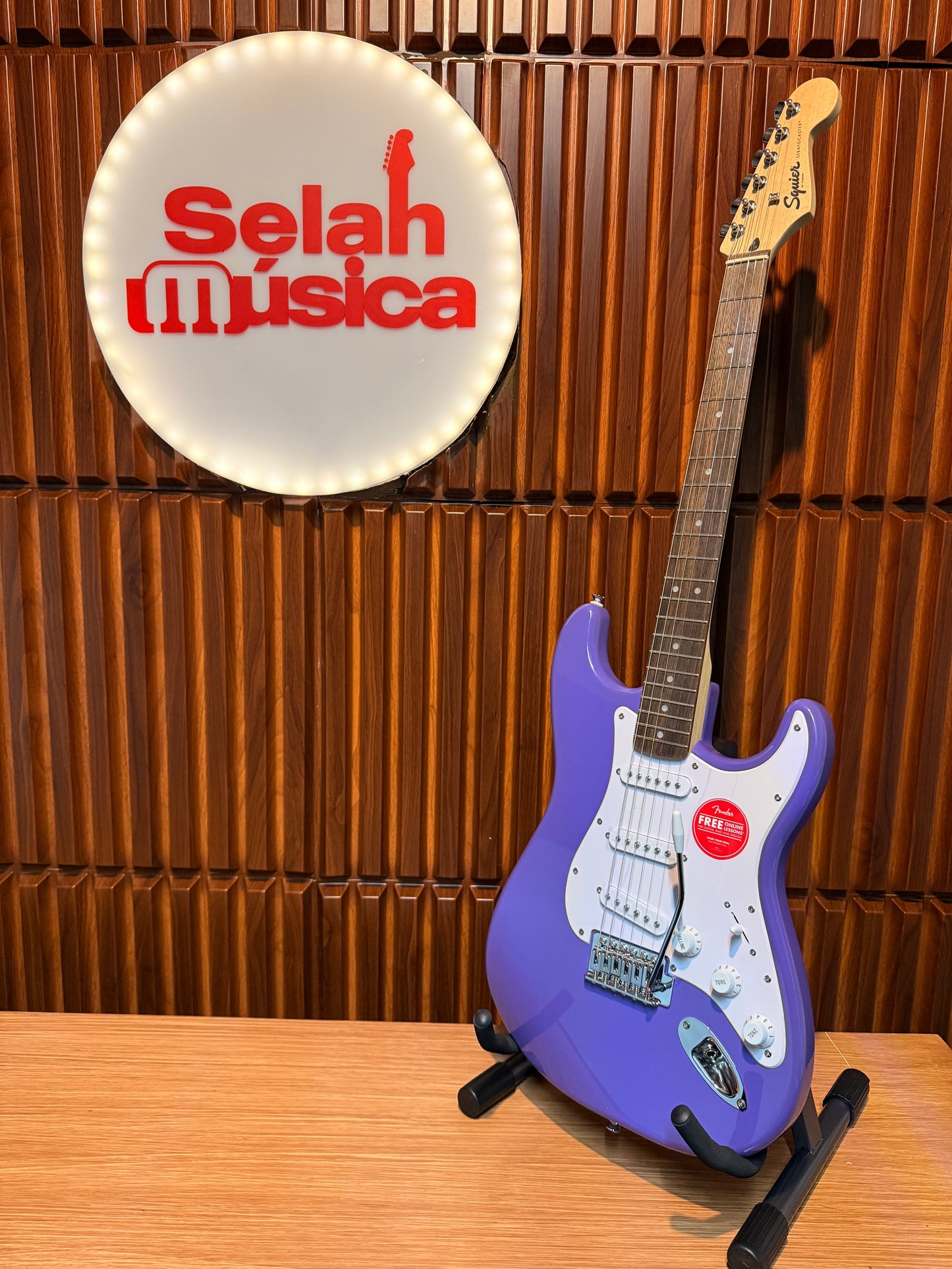 Guitarra Squier Sonic® Stratocaster® Ultraviolet