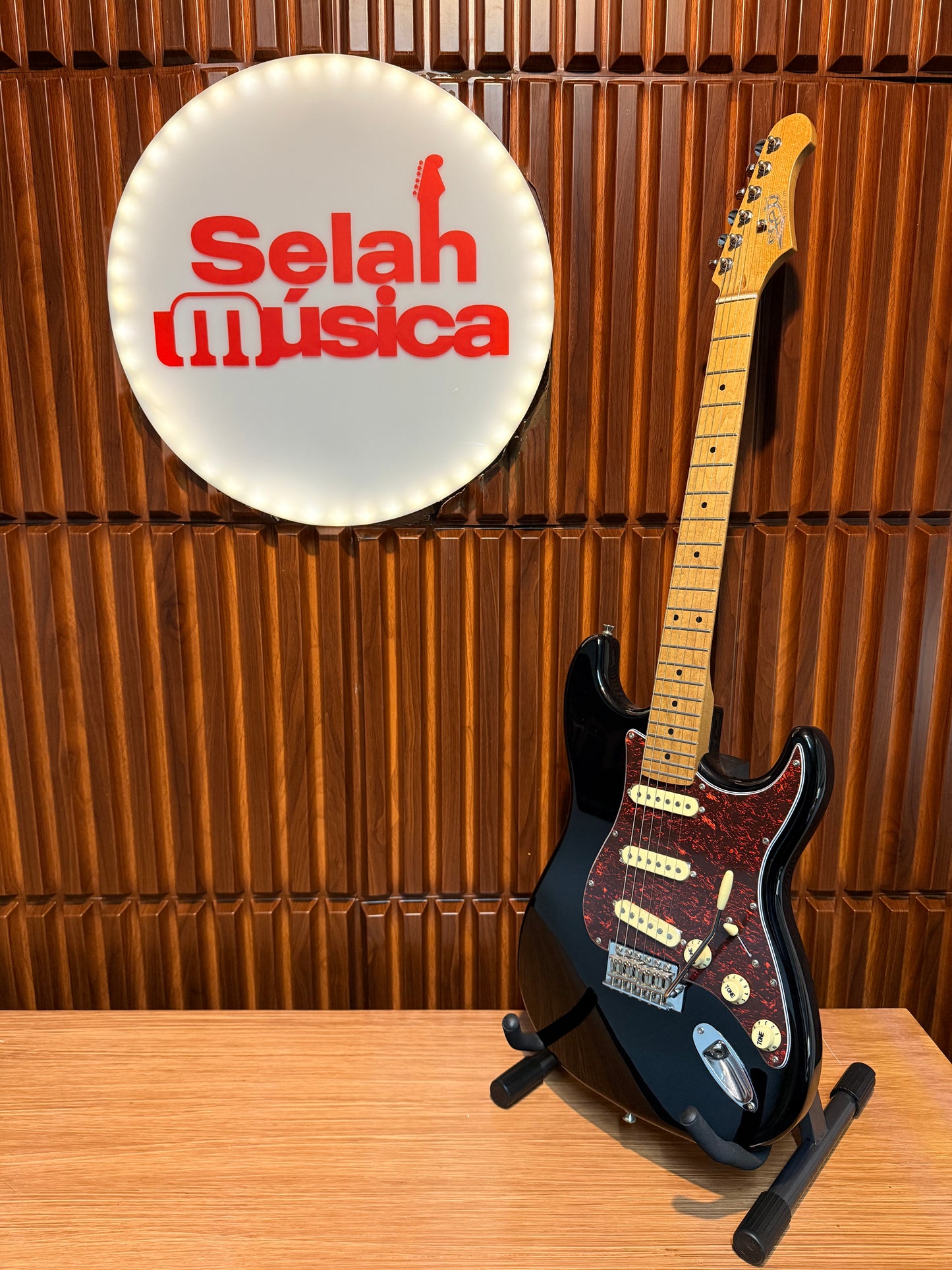 Guitarra Jet Guitars JS-300 Stratocaster black