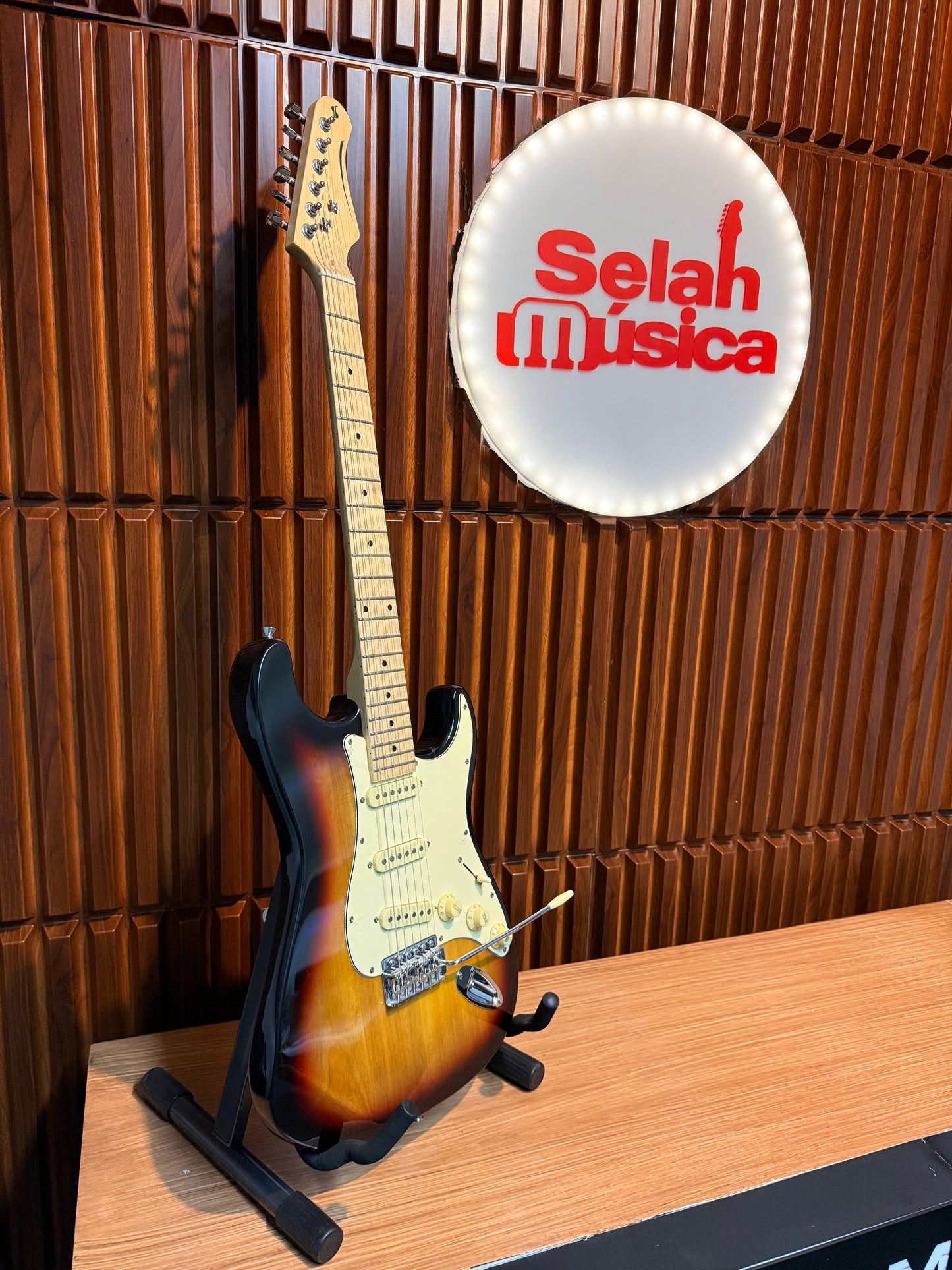 Guitarra Stagg Serie 55 SES-55