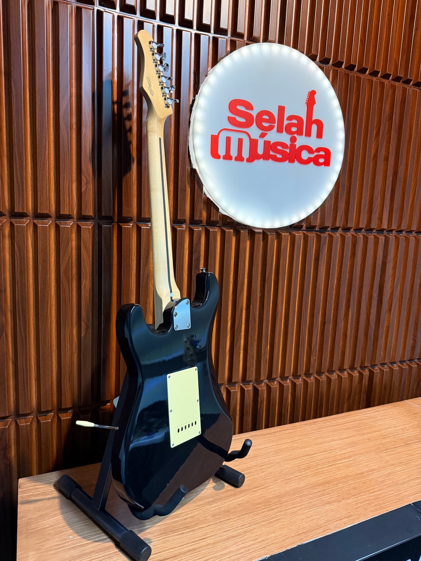 Guitarra Stagg Serie 55 SES-55