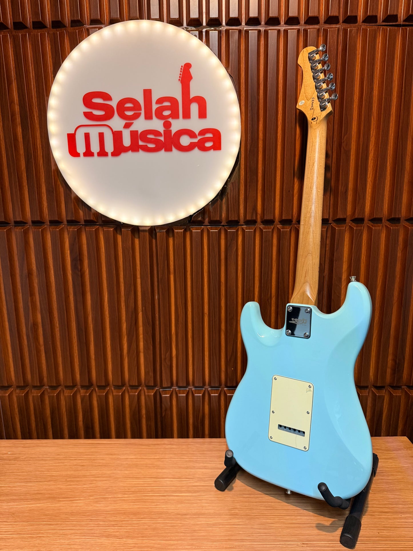 Guitarra Jet Guitars JS-300 Stratocaster Sonic Blue
