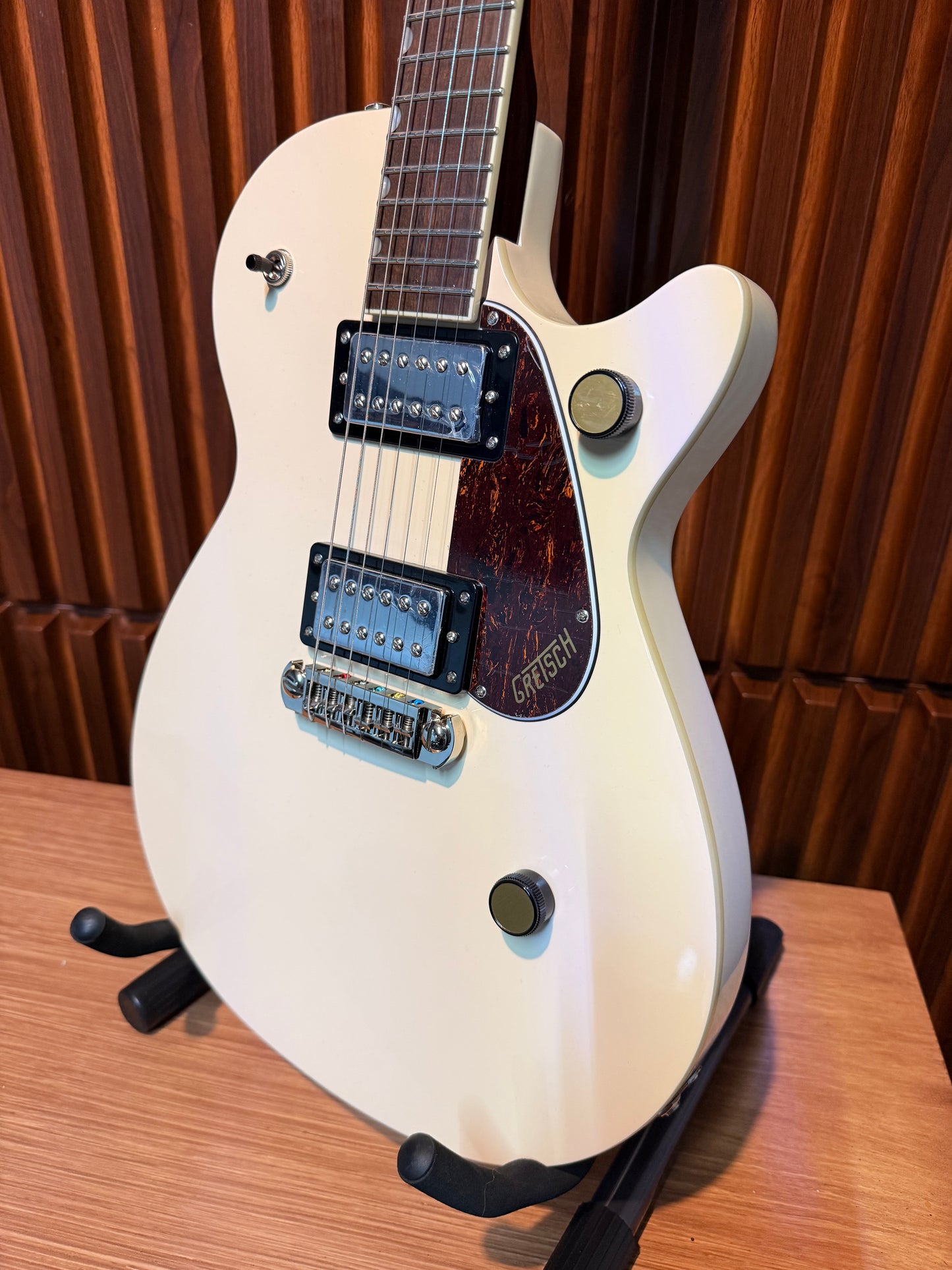 Guitarra Gretsch Streamliner Jet Club Single-Cut Vintage White
