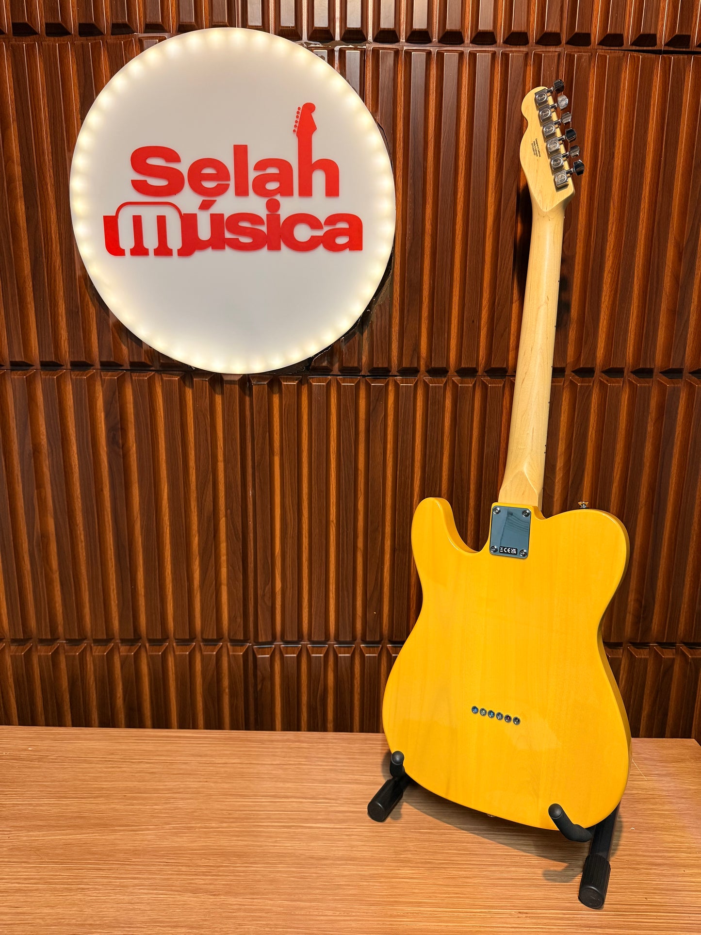 Guitarra  Fender Standard Telecaster Butterscotch Blonde