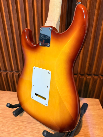 Guitarra Squier Affinity Series Stratocaster FMT HSS – Sienna Sunburst