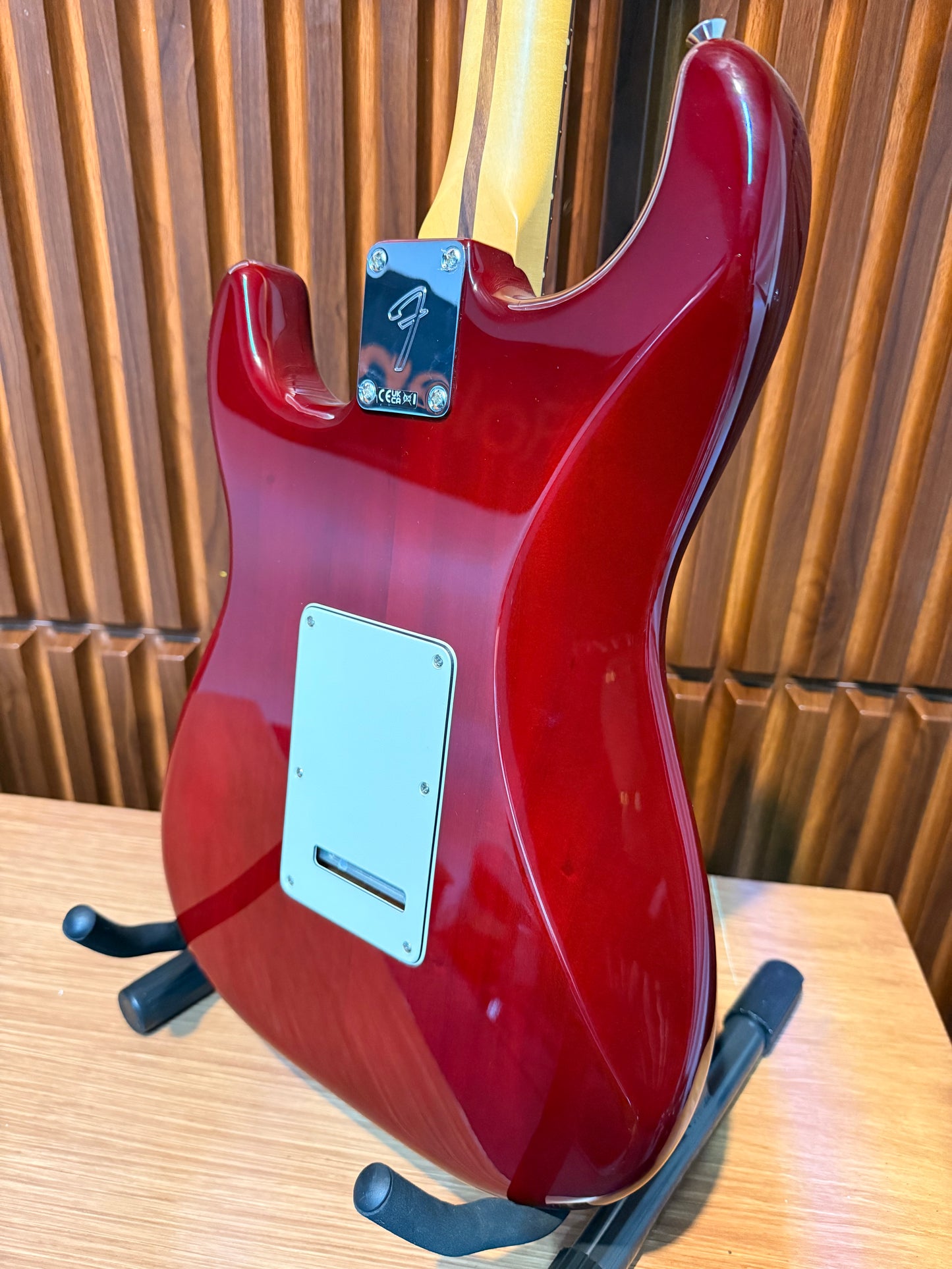 Guitarra Fender Player II Stratocaster – Transparent Cherry Burst