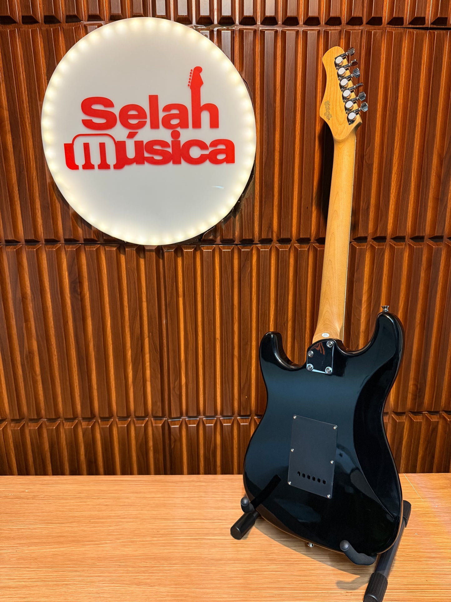 Guitarra Stagg SES-60 – Black