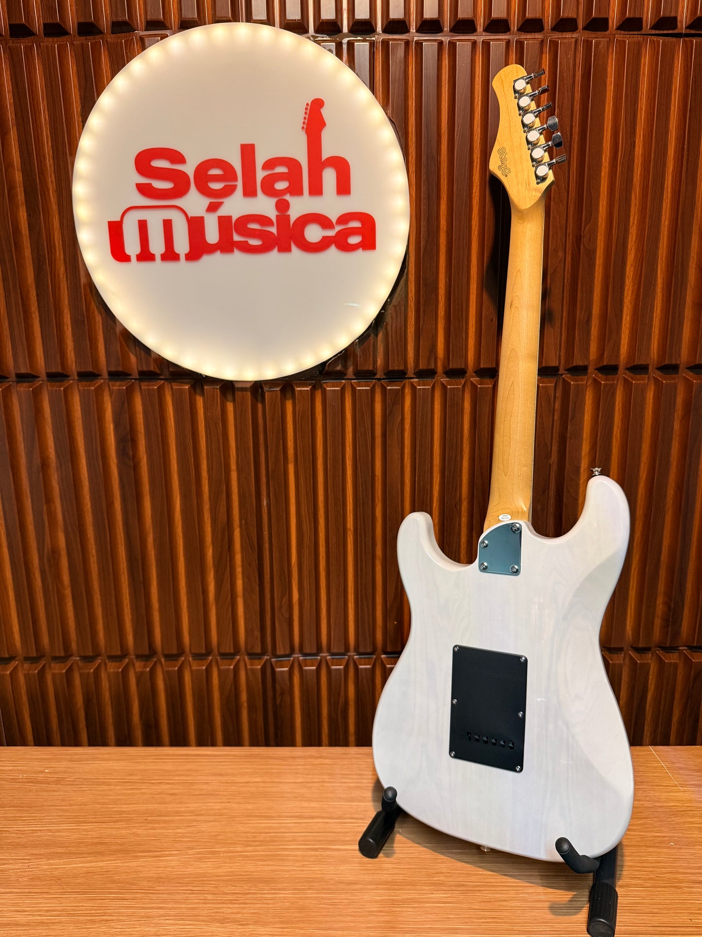 Guitarra Stagg SES-60 – white blonde