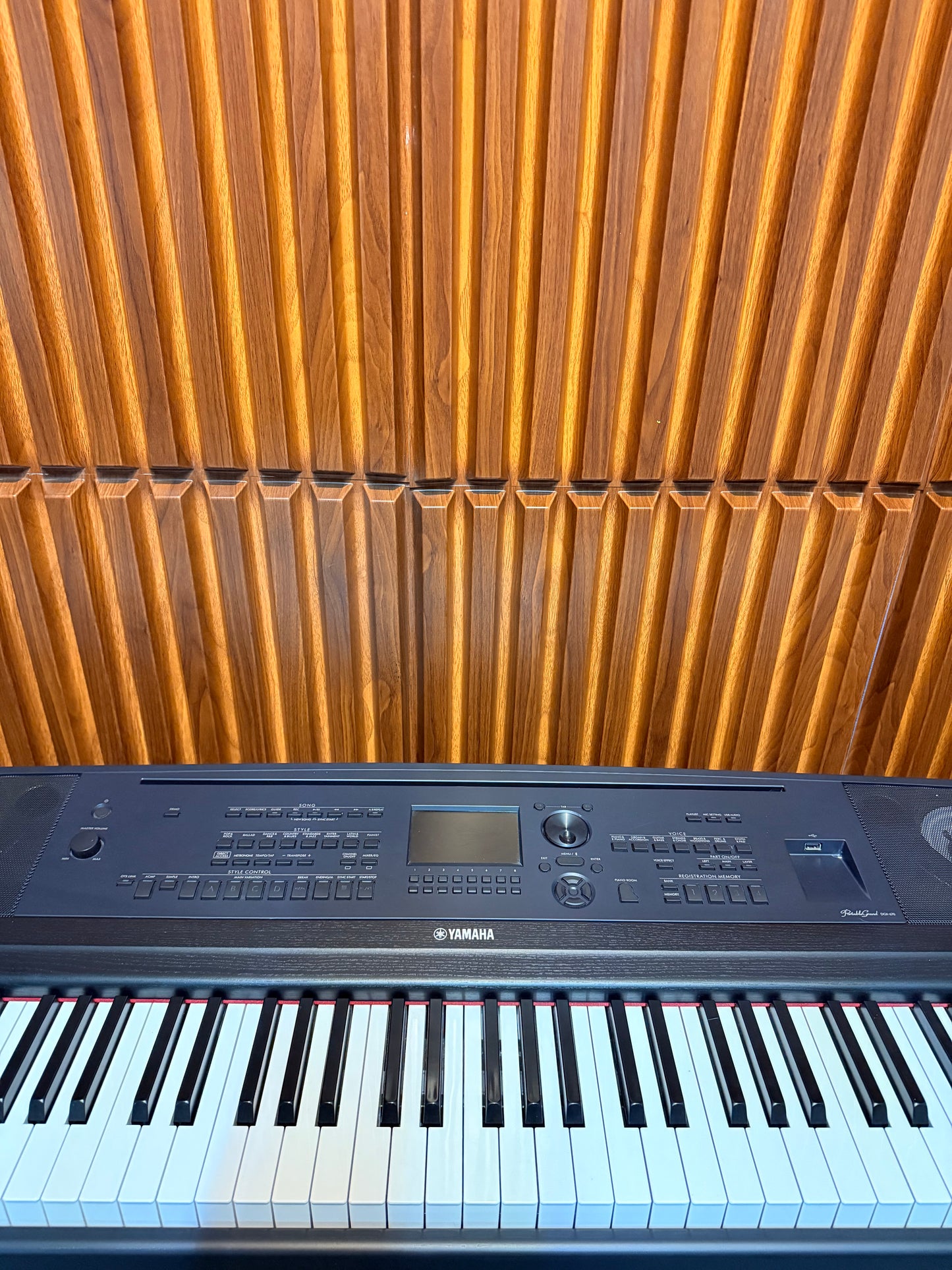 Piano Digital Yamaha DGX670B