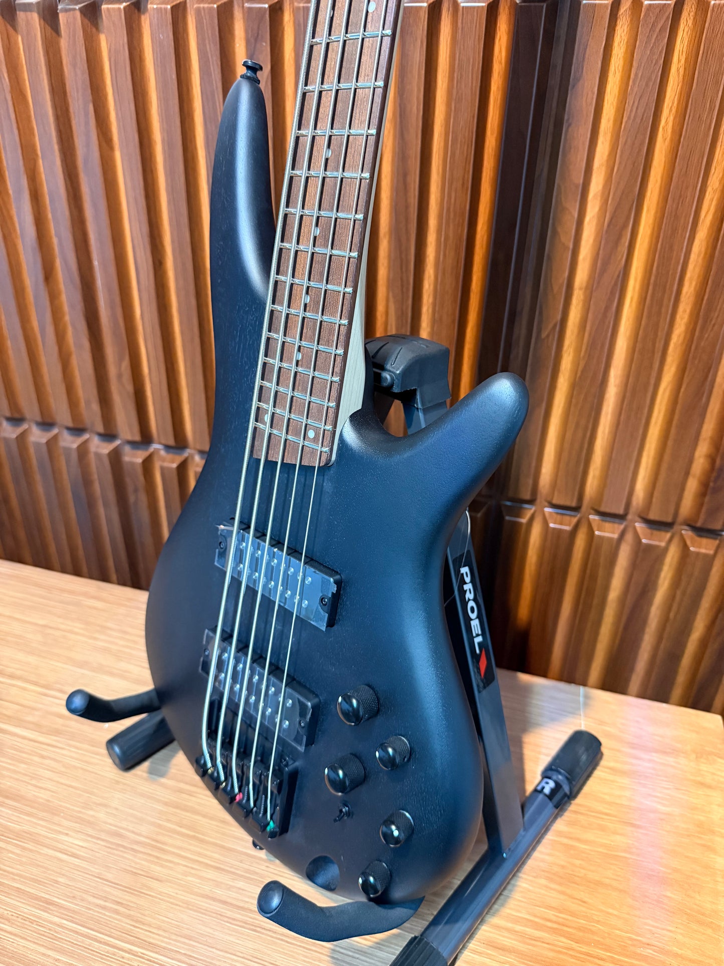 Bajo Eléctrico Ibanez SR305E de 5 Cuerdas