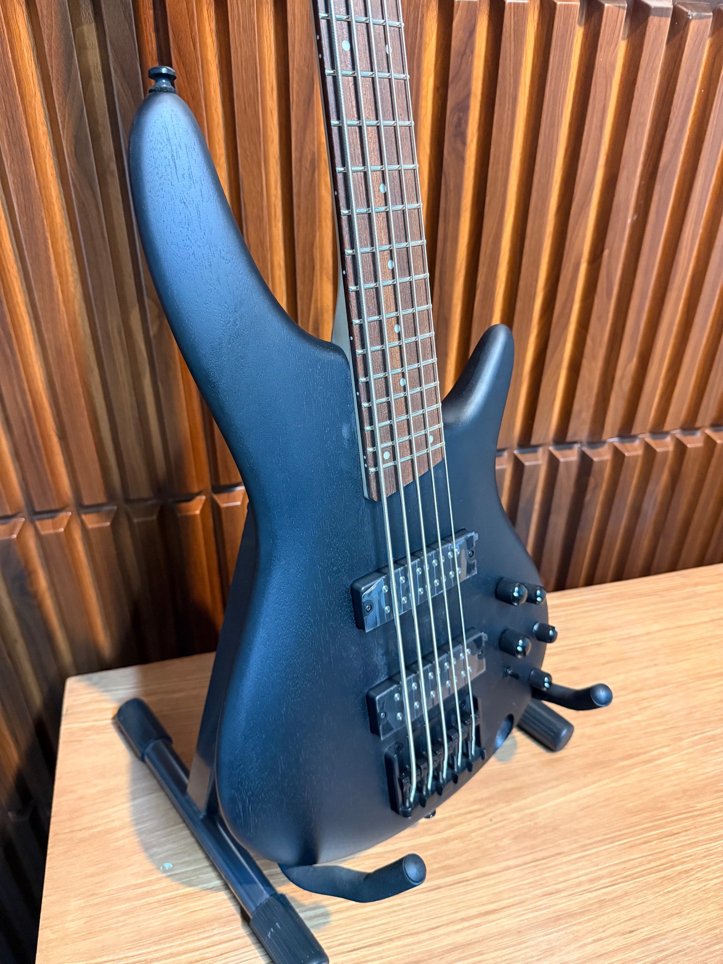 Bajo Eléctrico Ibanez SR305E de 5 Cuerdas