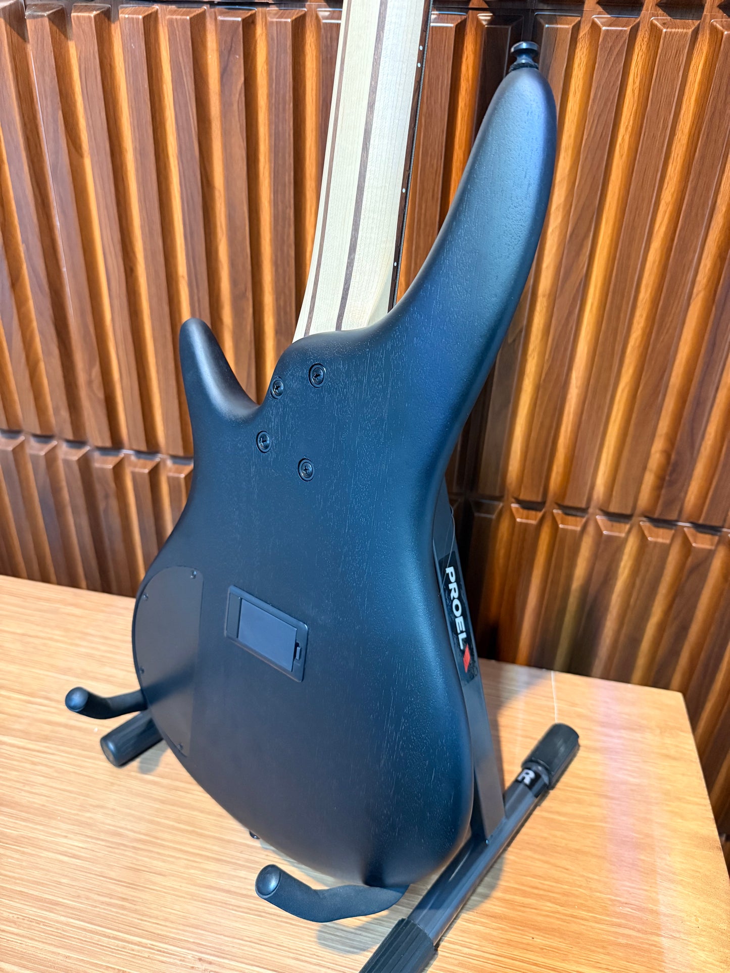 Bajo Eléctrico Ibanez SR305E de 5 Cuerdas