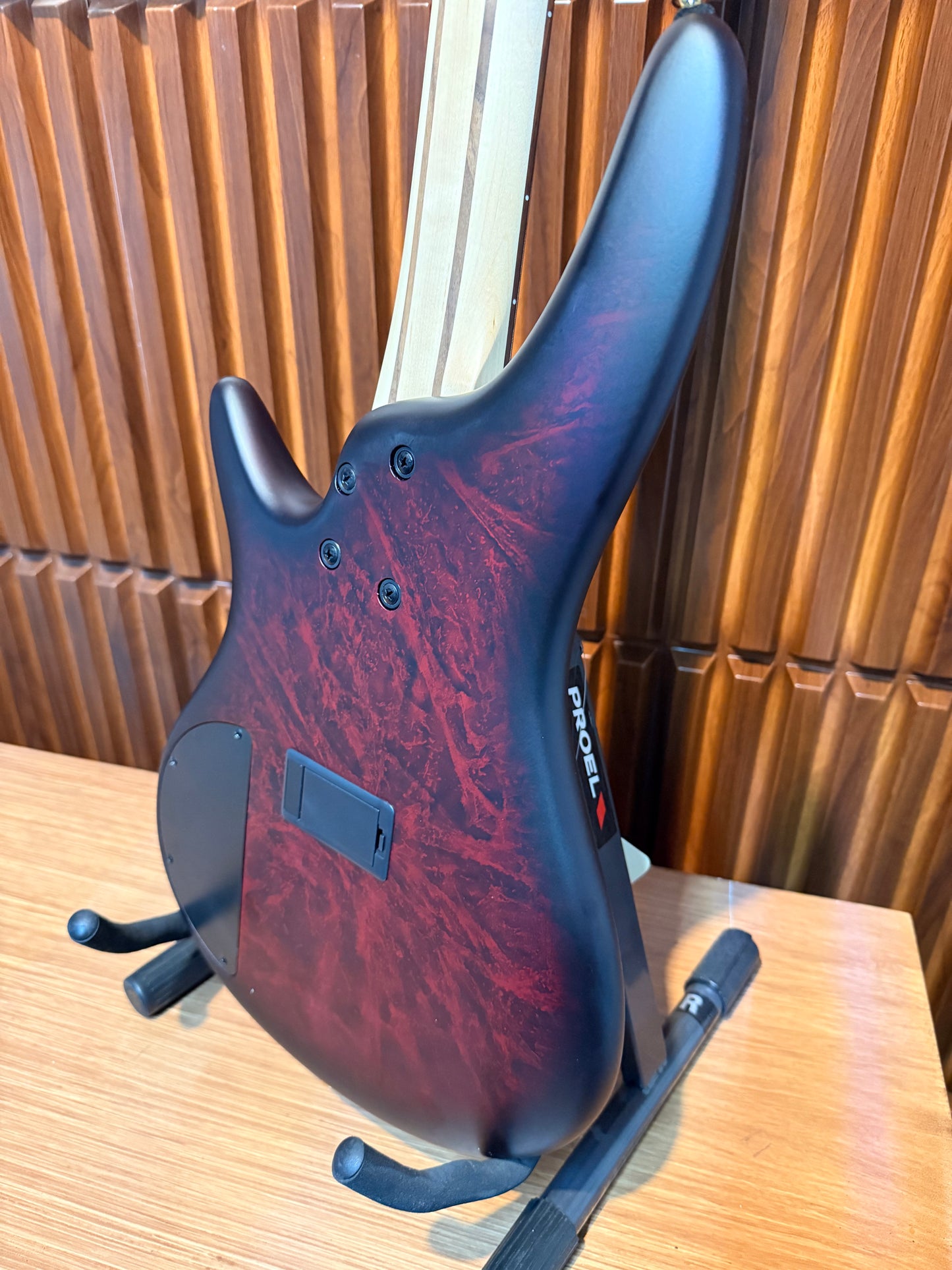 Bajo Eléctrico de 5 Cuerdas Ibanez SR305EDX WZM Wine Red Frozen Matte