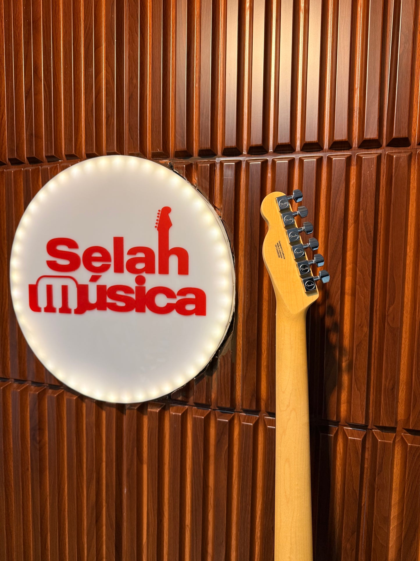 Guitarra Eléctrica Fender Standard Telecaster 3-Color Sunburst