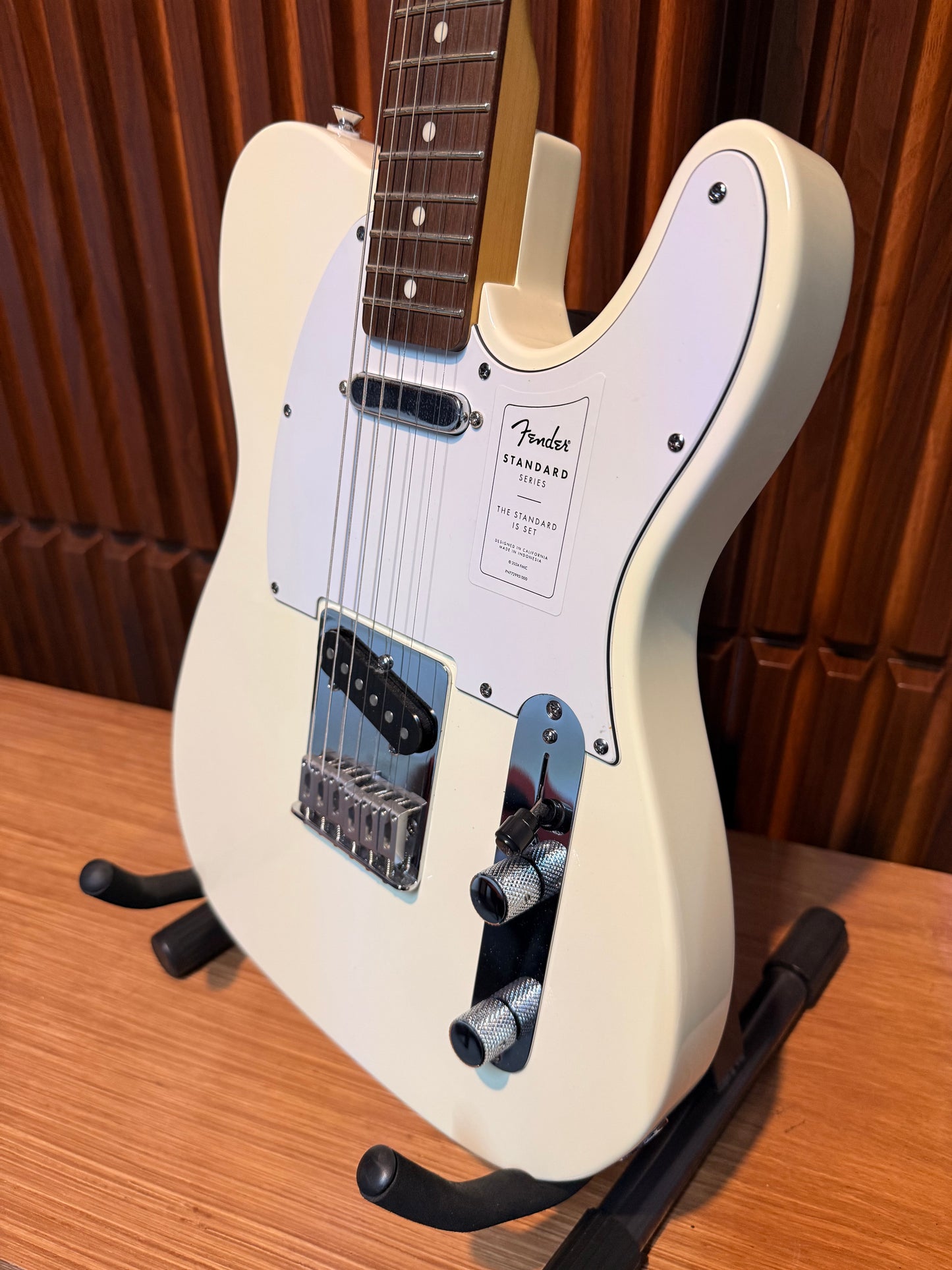 Guitarra Eléctrica Fender Standard Telecaster Blanca