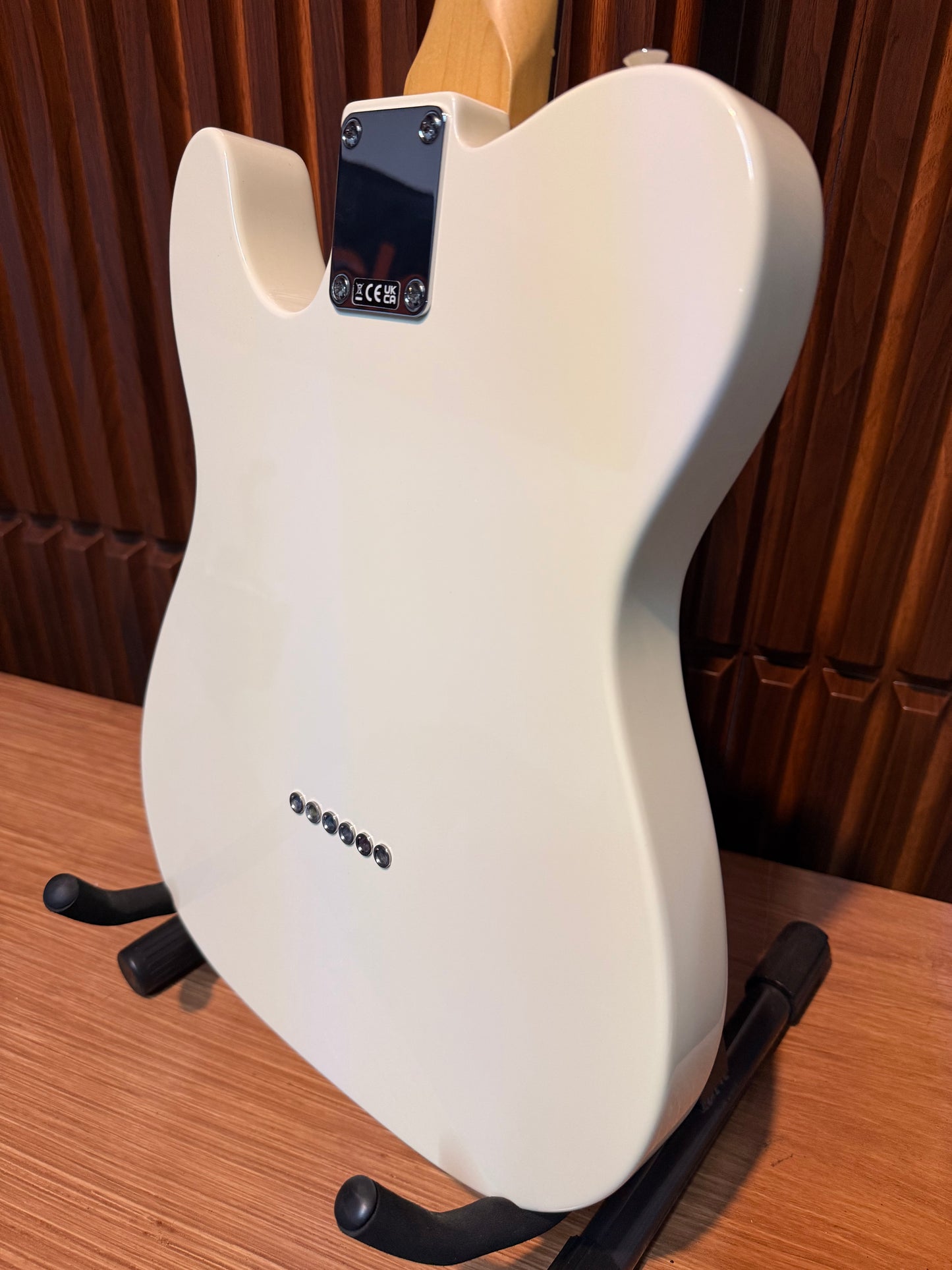 Guitarra Eléctrica Fender Standard Telecaster Blanca