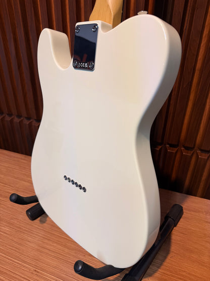 Guitarra Eléctrica Fender Standard Telecaster Blanca