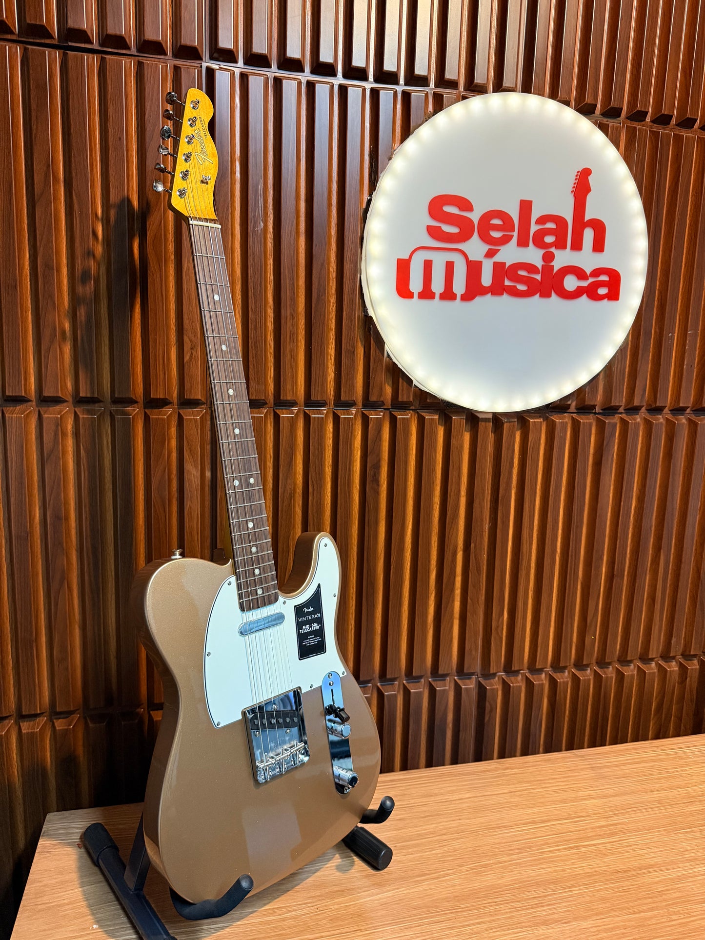 Guitarra Eléctrica Fender Vintera III Mid ‘60s Telecaster Firemist Gold