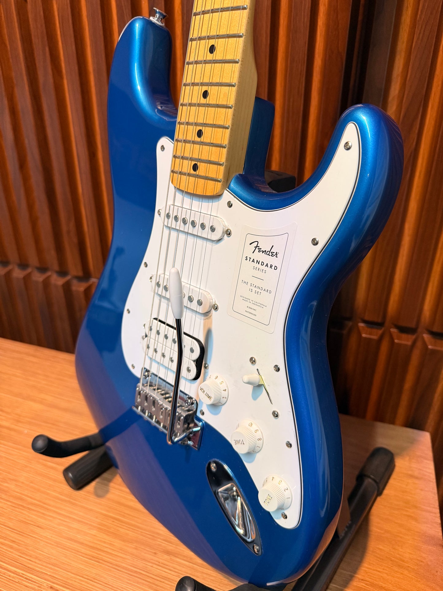 Guitarra Eléctrica Fender Standard Stratocaster HSS Aqua Marine Metallic
