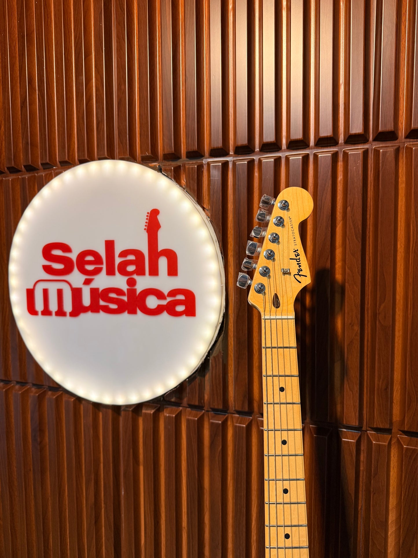 Guitarra Eléctrica Fender Standard Stratocaster HSS Aqua Marine Metallic