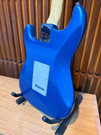 Guitarra Eléctrica Fender Standard Stratocaster HSS Aqua Marine Metallic