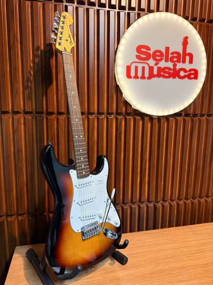 Guitarra Eléctrica Fender Standard Stratocaster 3-Color Sunburst