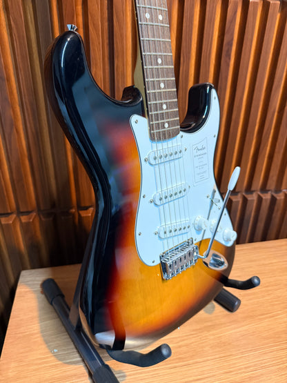 Guitarra Eléctrica Fender Standard Stratocaster 3-Color Sunburst