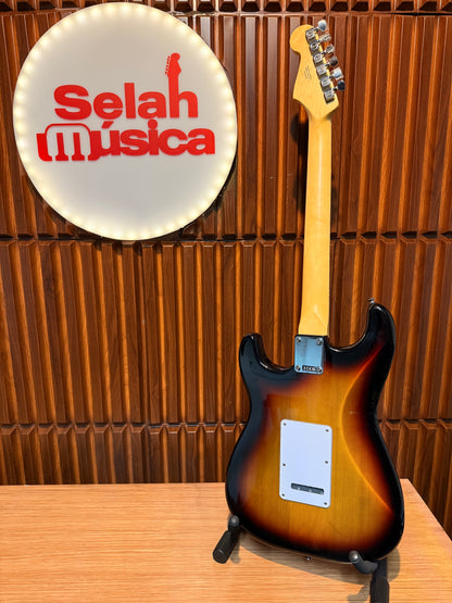 Guitarra Eléctrica Fender Standard Stratocaster 3-Color Sunburst