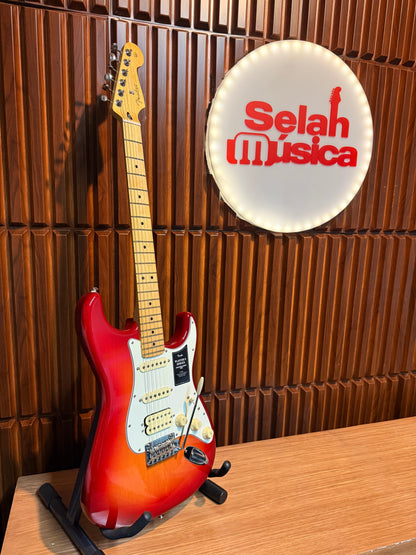 Guitarra Eléctrica Fender Player II Stratocaster HSS Aged Cherry Burst