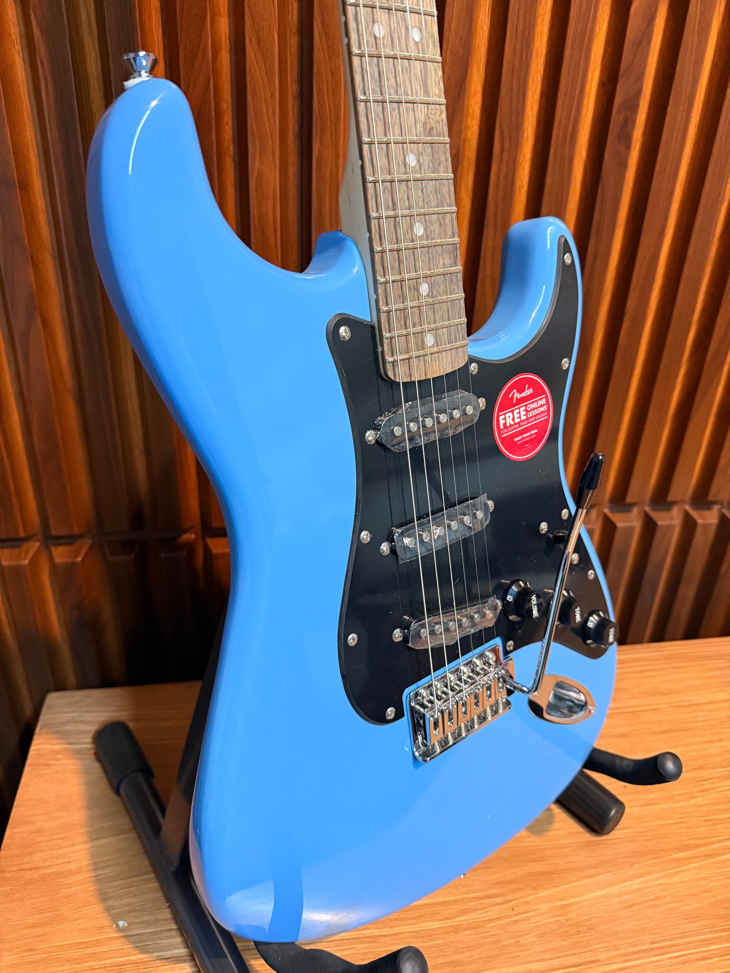 Guitarra Eléctrica Squier Sonic Stratocaster California Blue