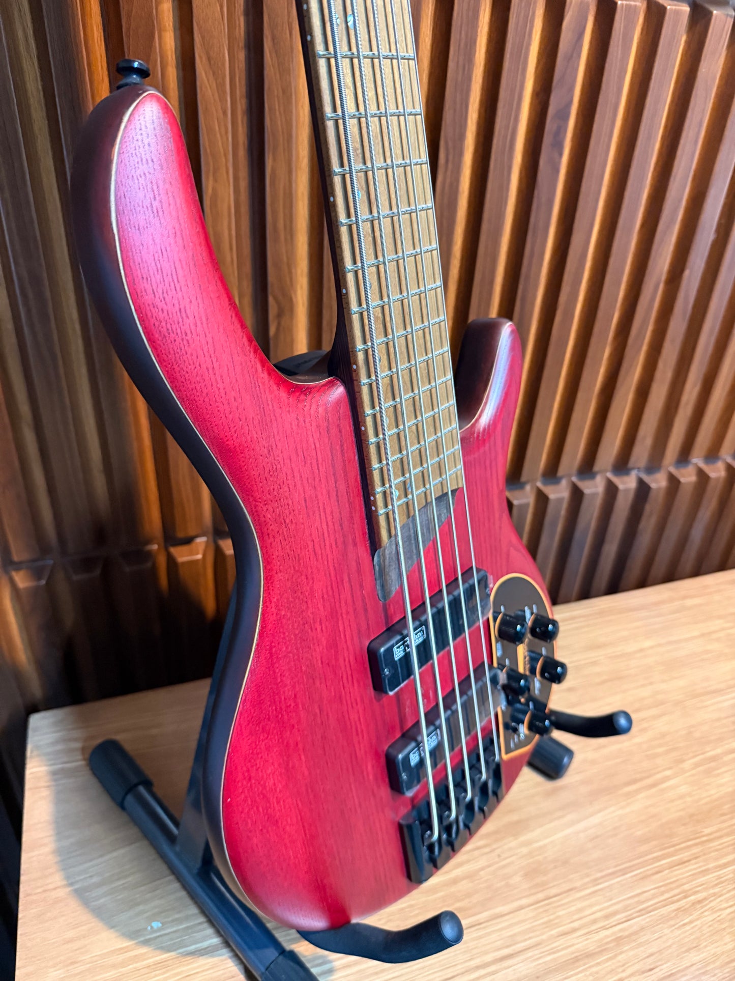 Bajo Eléctrico Cort Artisan B5 Element Open Pore Rojo