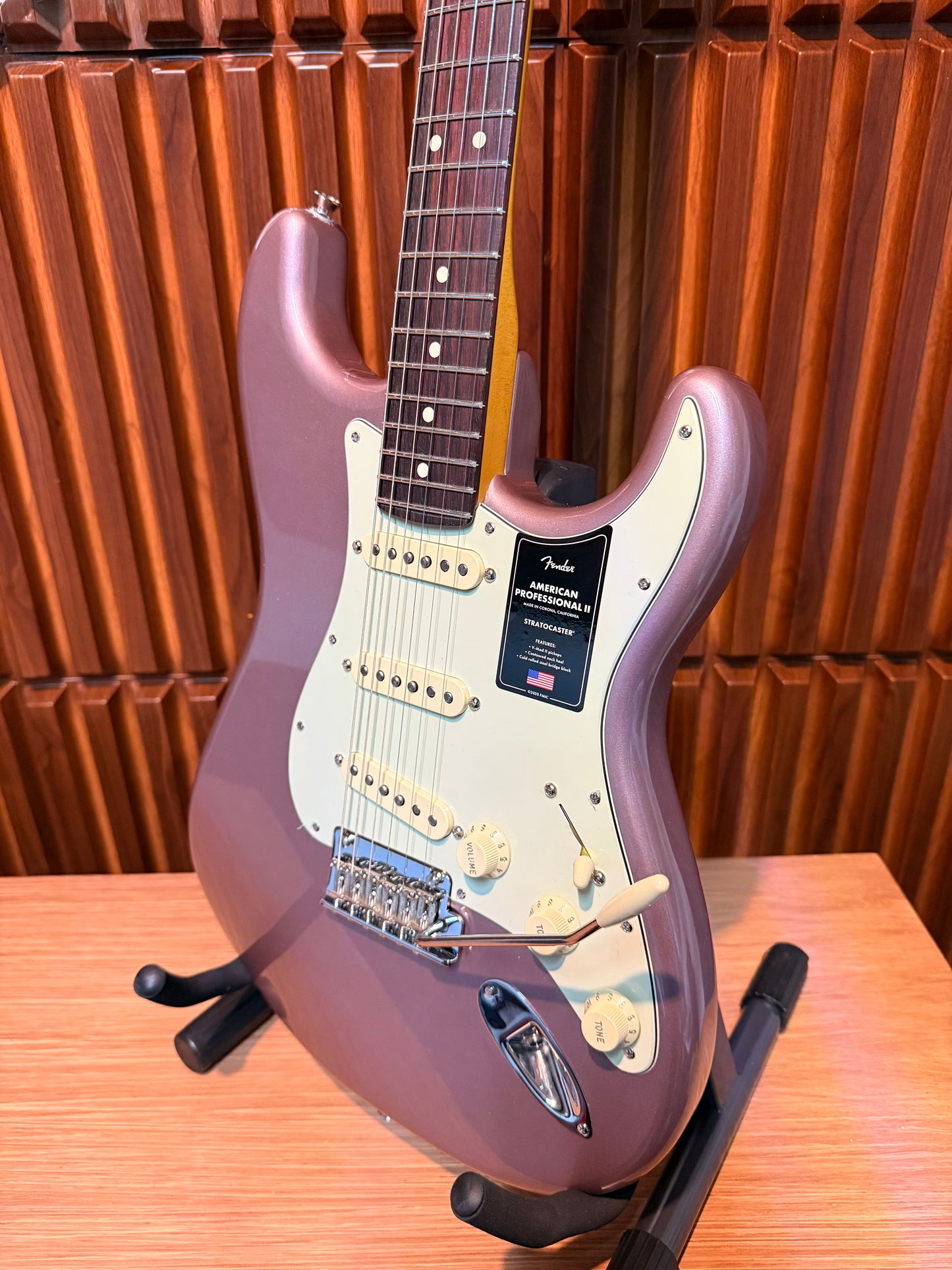 Guitarra Fender American Professional II Limited Edition Stratocaster Burgundy Mist Metallic