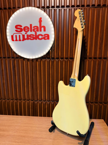 Guitarra Fender American Performer Mustang Vintage White