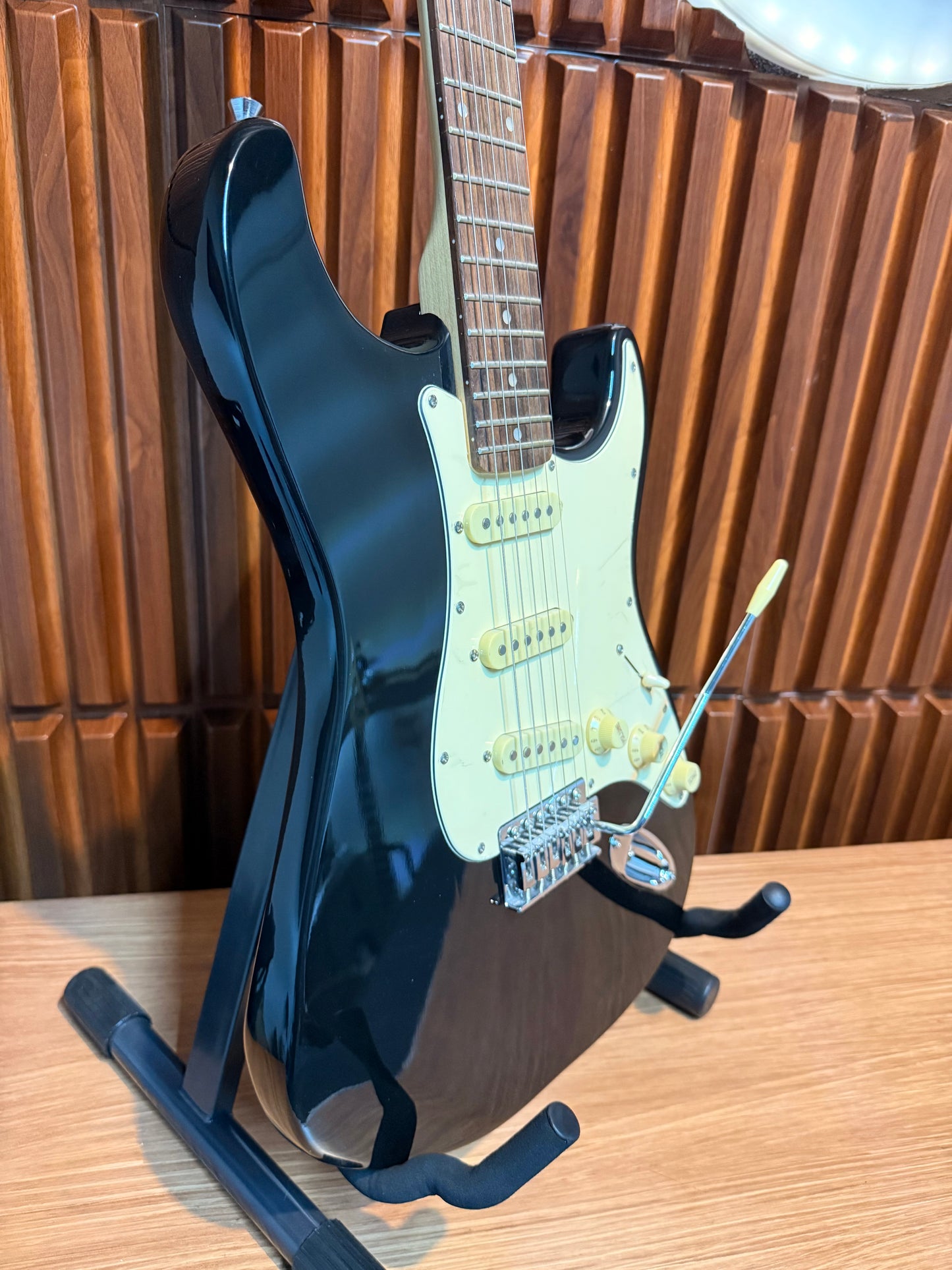 Guitarra Stagg SES-30 Stratocaster