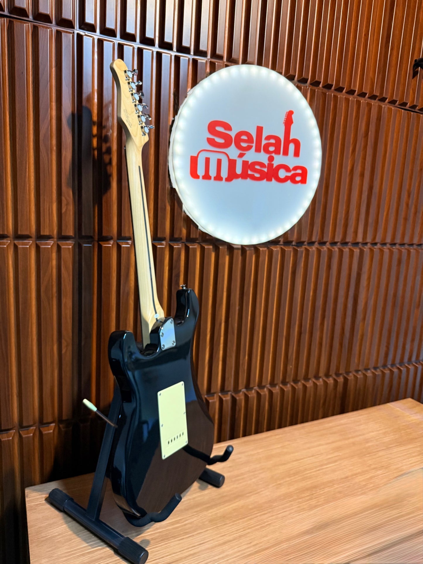 Guitarra Stagg SES-30 Stratocaster