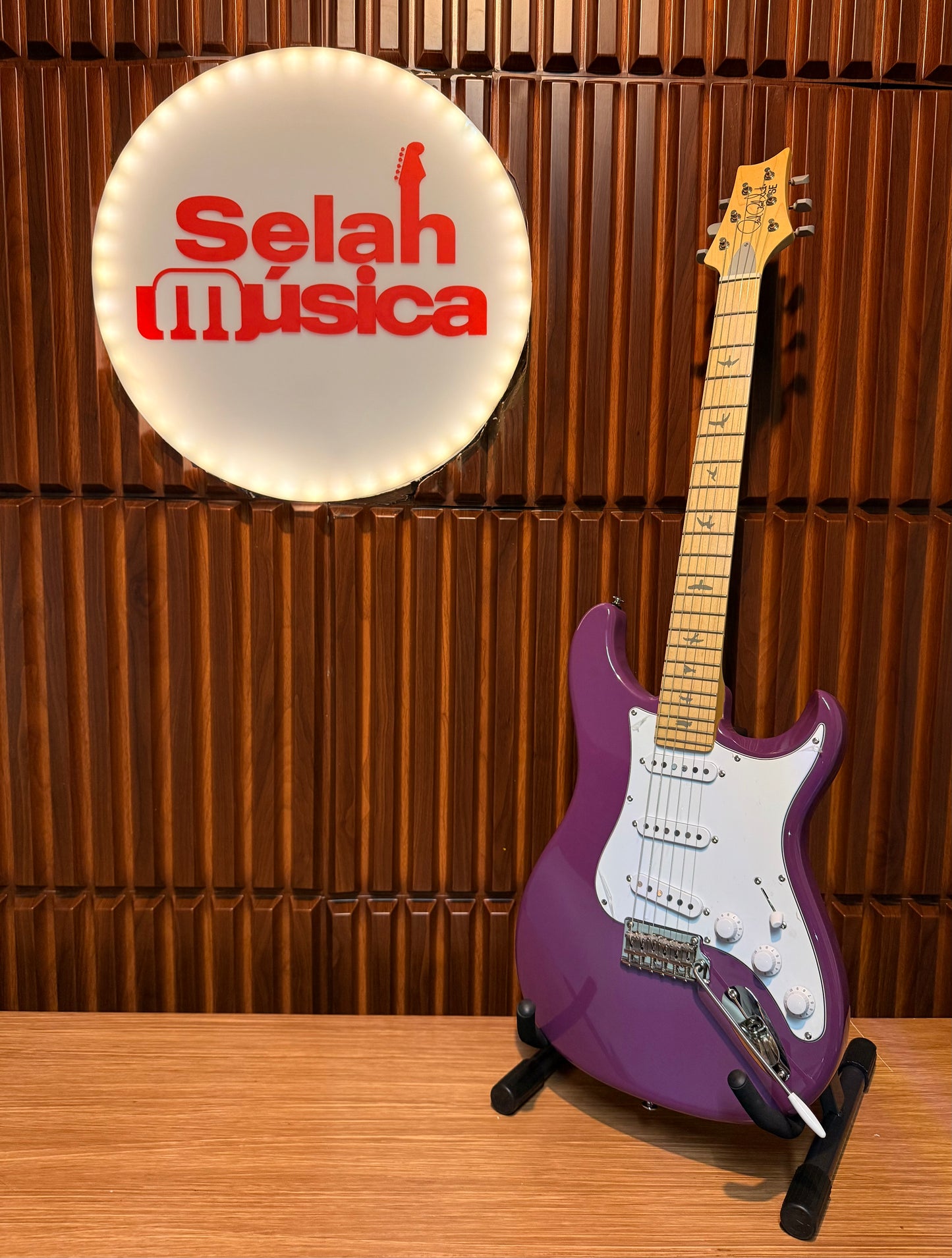 Guitarra  PRS SE Silver Sky Maple Summit Purple