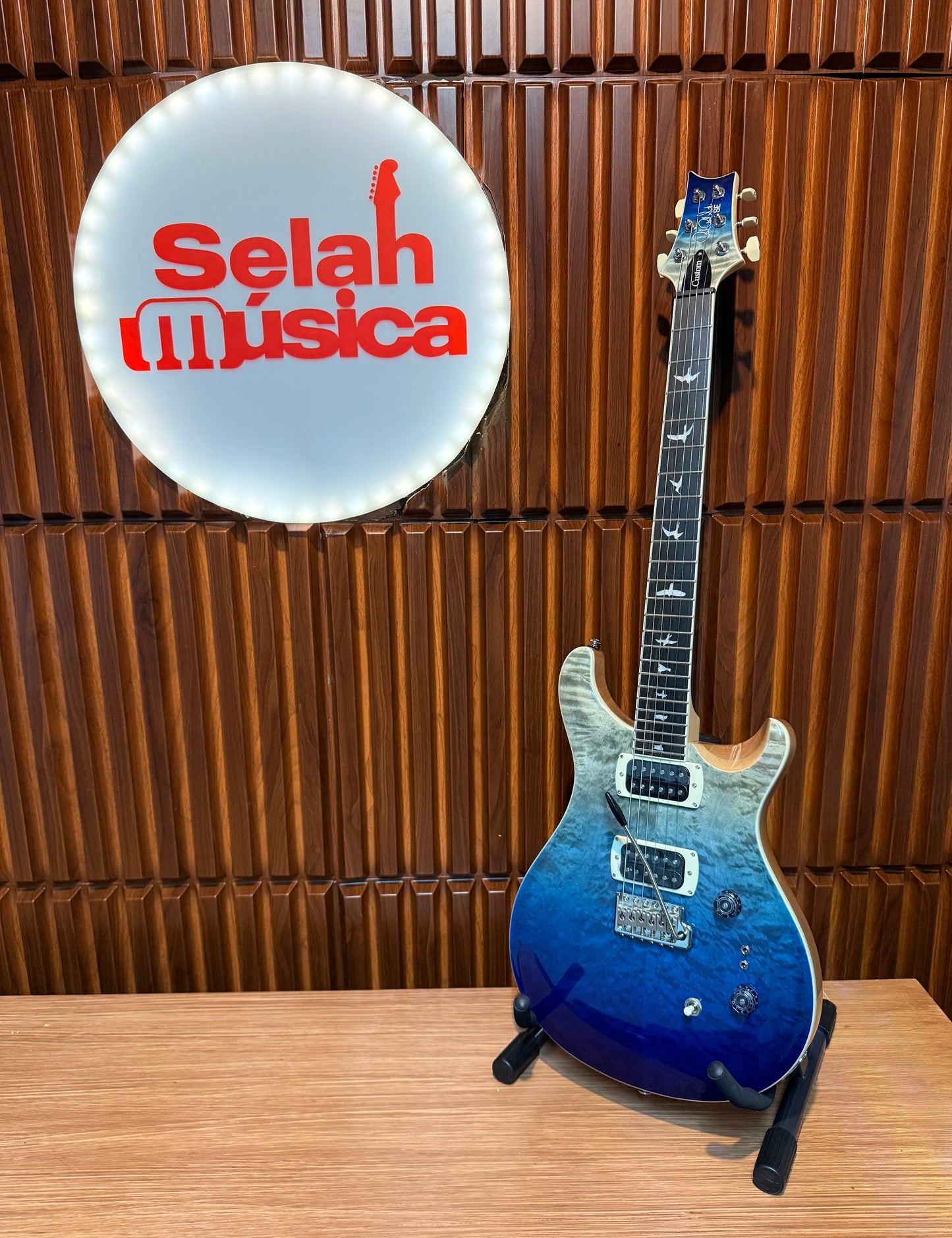 Guitarra PRS SE Custom Blue Fade Finish