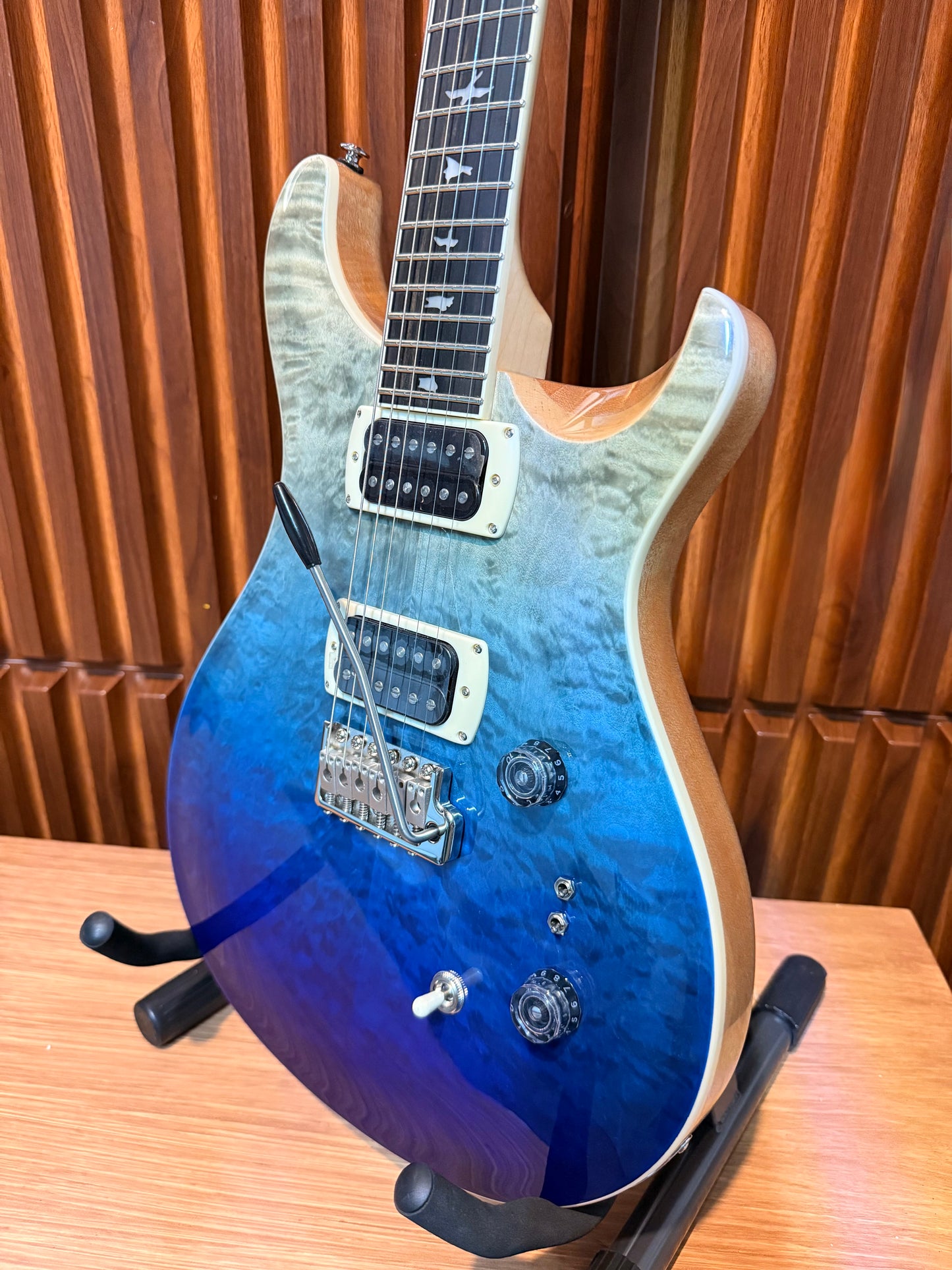 Guitarra PRS SE Custom Blue Fade Finish