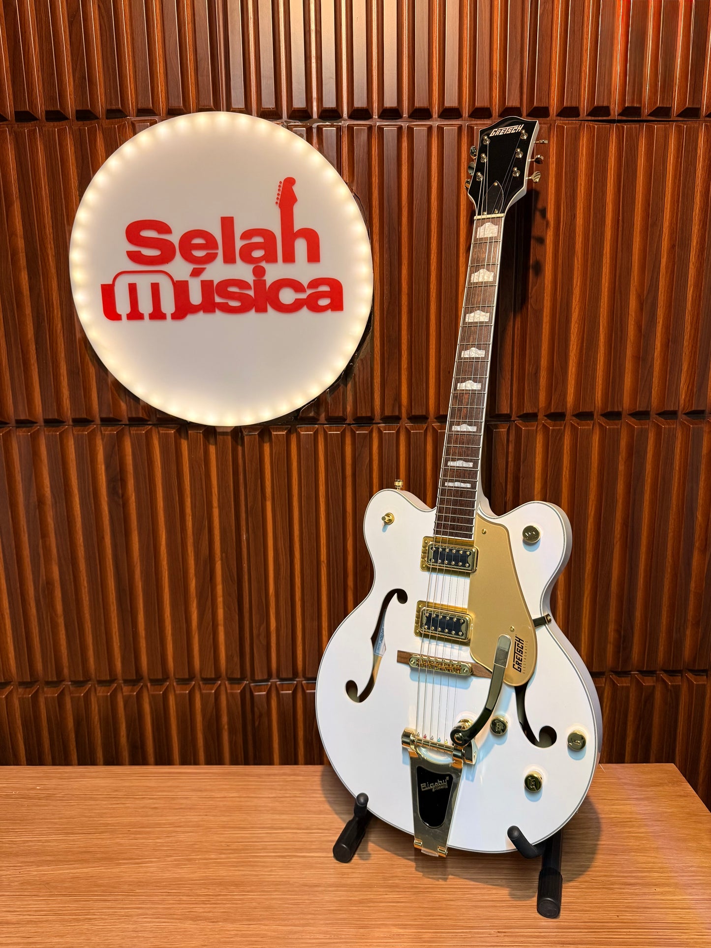 Guitarra Gretsch G5422TG Electromatic Classic Hollow Body White