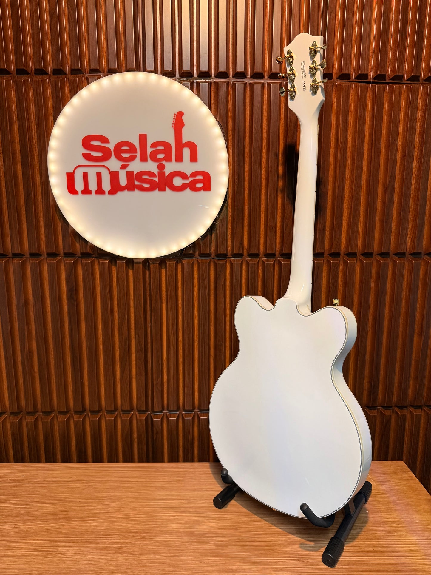 Guitarra Gretsch G5422TG Electromatic Classic Hollow Body White