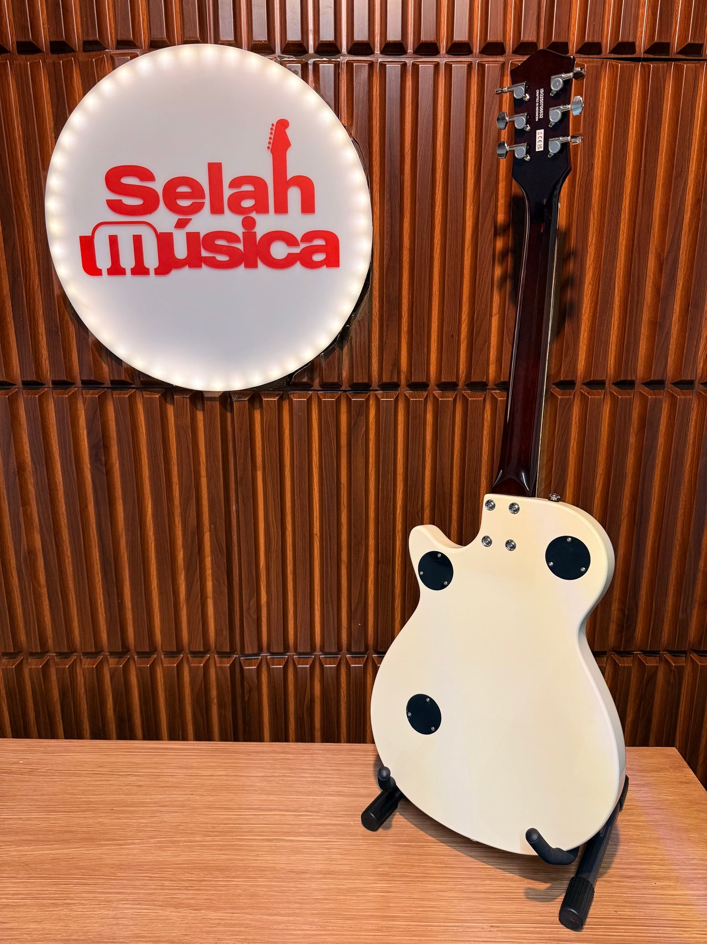 Guitarra Gretsch Streamliner Jet Club Single-Cut Vintage White