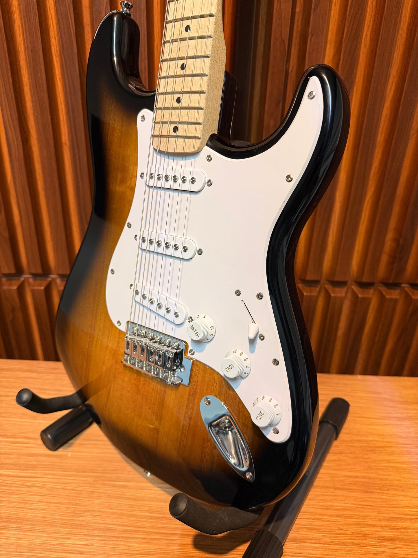 Guitarra Squier Sonic Stratocaster 2-Color Sunburst