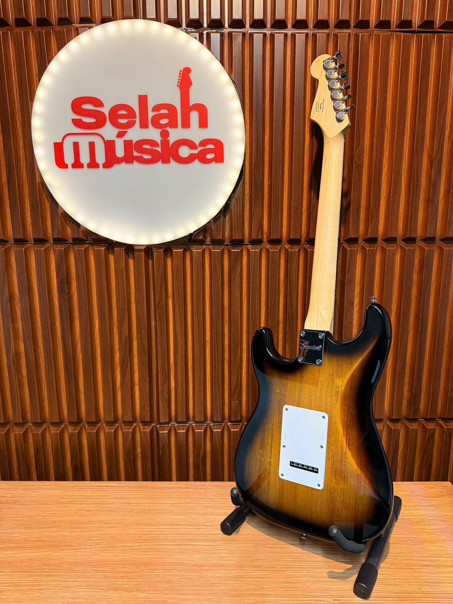 Guitarra Squier Sonic Stratocaster 2-Color Sunburst