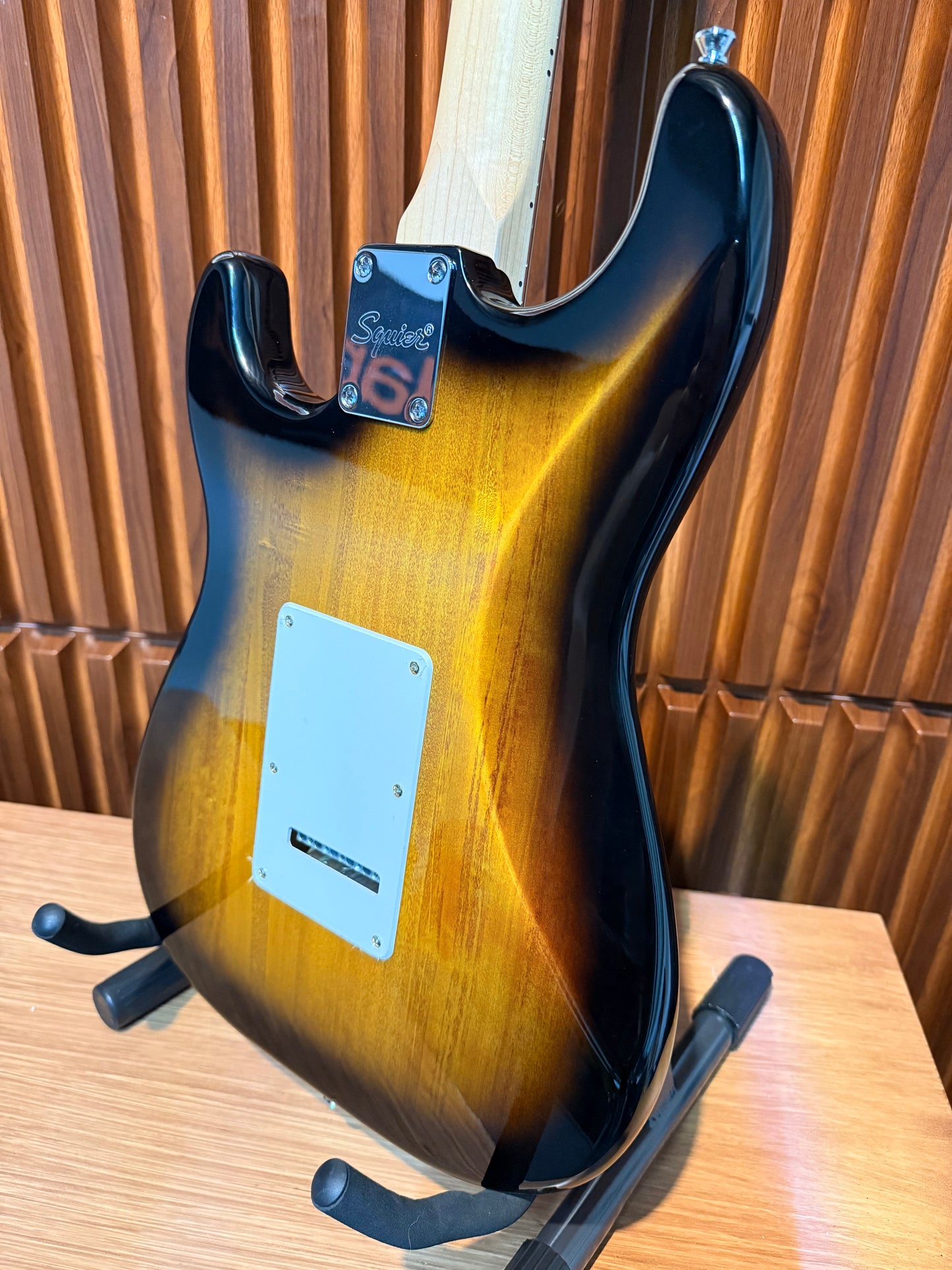 Guitarra Squier Sonic Stratocaster 2-Color Sunburst