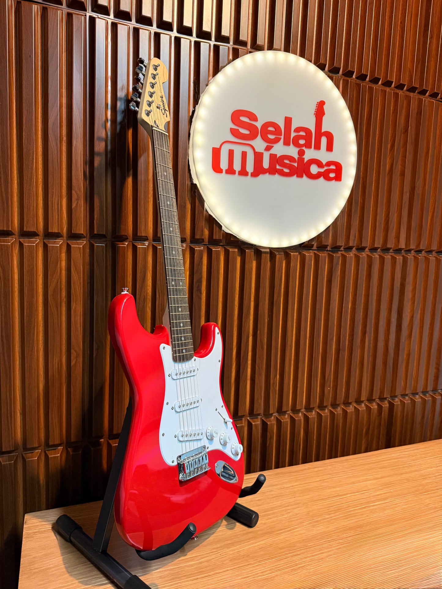 Guitarra Squier Sonic Stratocaster – Rojo