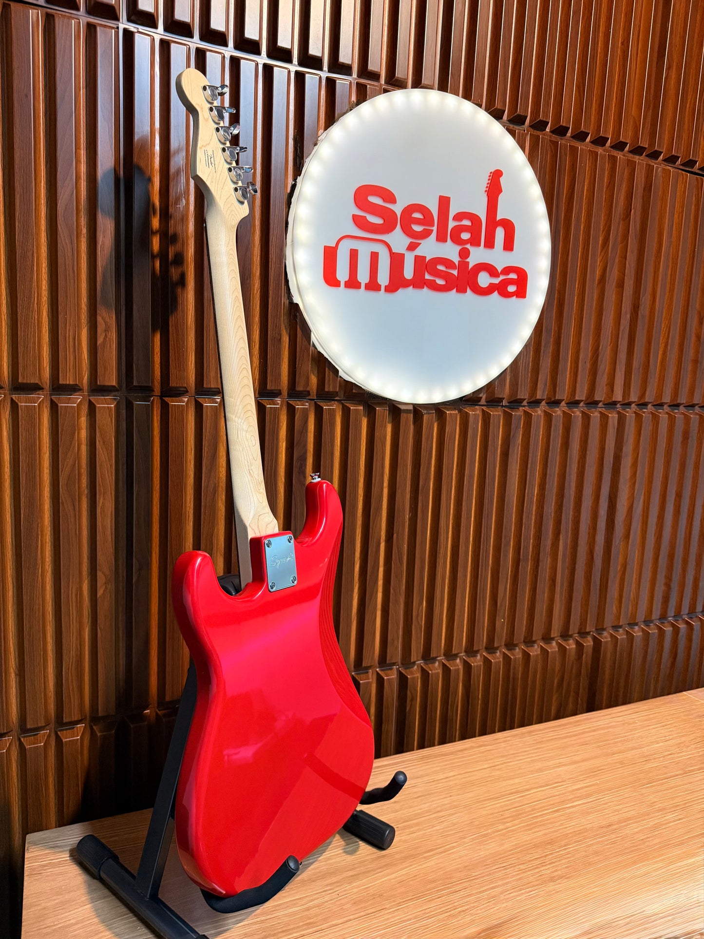 Guitarra Squier Sonic Stratocaster – Rojo